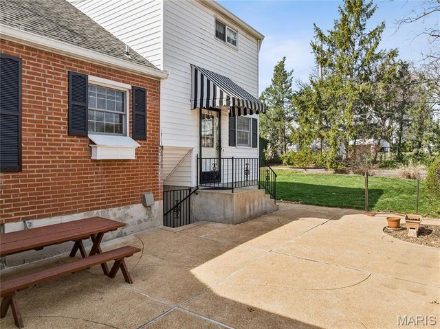 1009 Joanna Avenue, Glendale, MO 63122