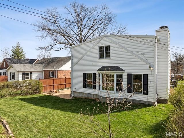 1009 Joanna Avenue, Glendale, MO 63122