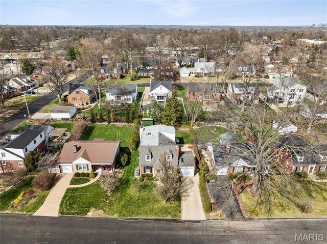 1009 Joanna Avenue, Glendale, MO 63122