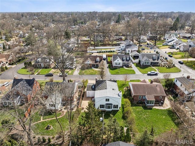 1009 Joanna Avenue, Glendale, MO 63122