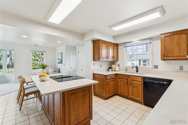 1009 Joanna Avenue, Glendale, MO 63122