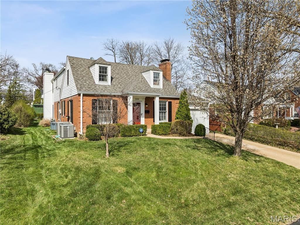 1009 Joanna Avenue, Glendale, MO 63122