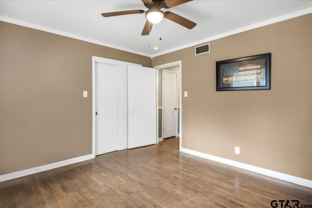 2216 Pleasant Dr, Tyler, TX 75701