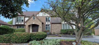 22590 SHADOWGLEN Drive, Farmington Hills, MI 48335