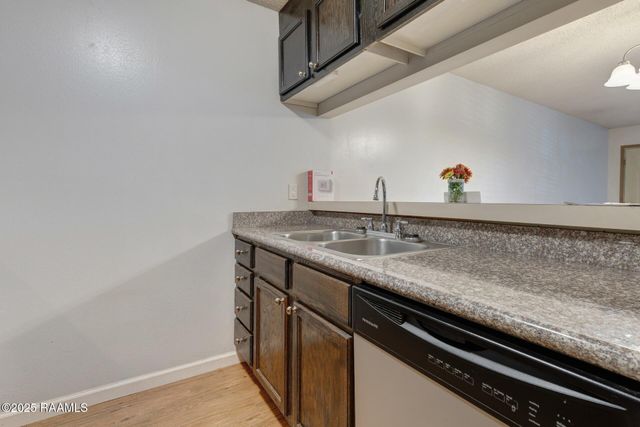 300 Lozes Avenue 901, Lafayette, LA 70508