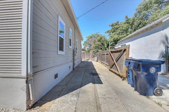 3210 San Jose Way, Sacramento, CA 95817