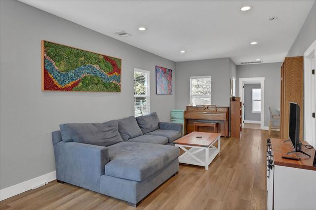 3210 San Jose Way, Sacramento, CA 95817