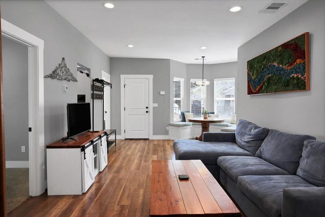 3210 San Jose Way, Sacramento, CA 95817