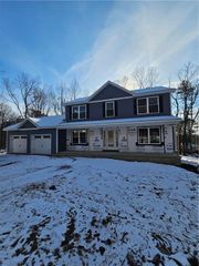 235 Innsbruck Drive, Franklin Township, PA 18235