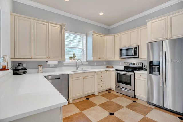 11 N FOREST AVENUE 3, Orlando, FL 32803