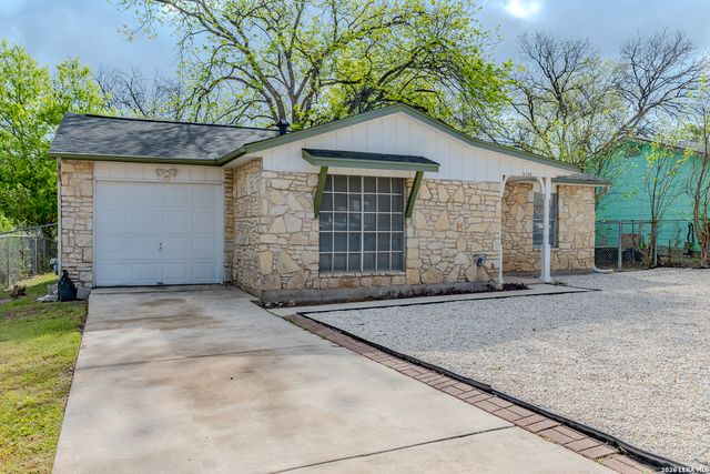 2130 Jim Bowie, San Antonio, TX 78238
