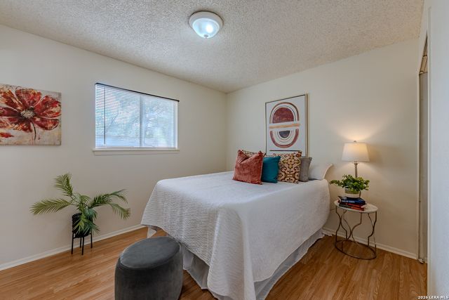 2130 Jim Bowie, San Antonio, TX 78238