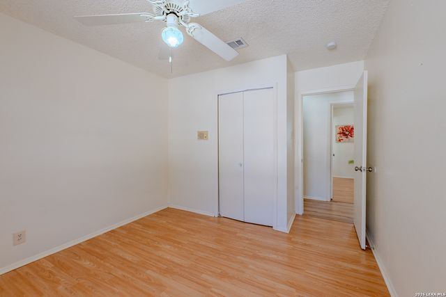 2130 Jim Bowie, San Antonio, TX 78238