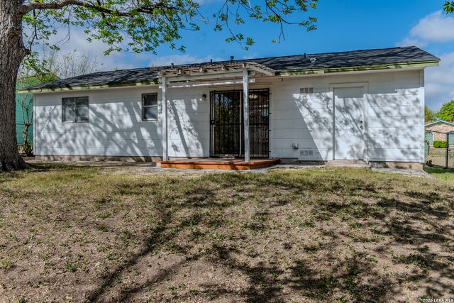 2130 Jim Bowie, San Antonio, TX 78238