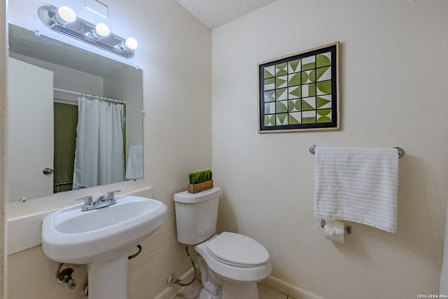 2130 Jim Bowie, San Antonio, TX 78238