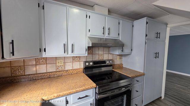 2311 S Pennsylvania Avenue, Lansing, MI 48910