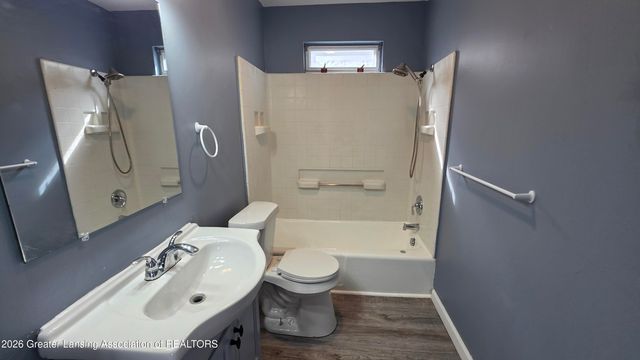 2311 S Pennsylvania Avenue, Lansing, MI 48910