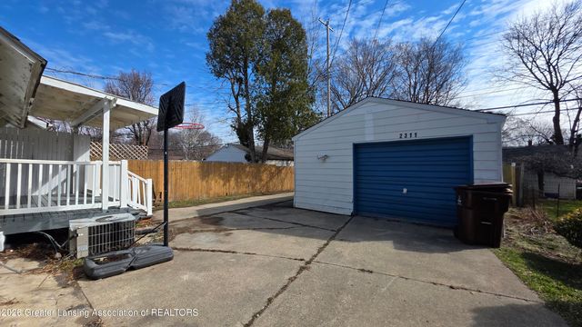 2311 S Pennsylvania Avenue, Lansing, MI 48910