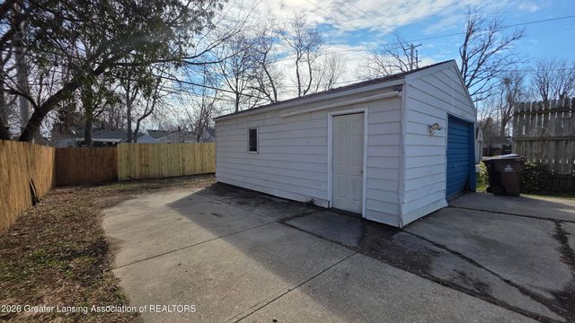 2311 S Pennsylvania Avenue, Lansing, MI 48910