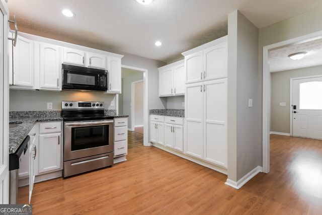 905 N Lassetter Circle, Villa Rica, GA 30180