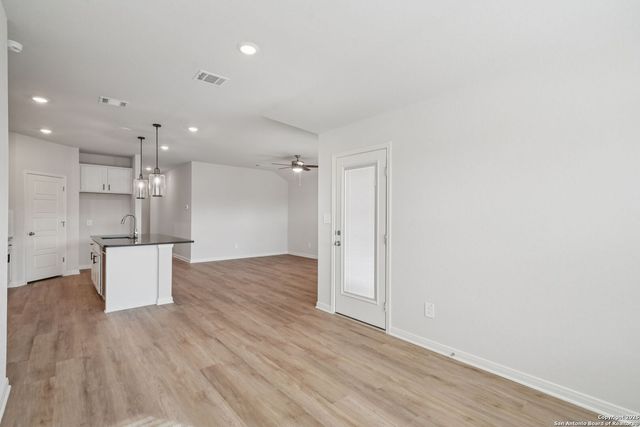 1206 Nikos Hollow, San Antonio, TX 78245