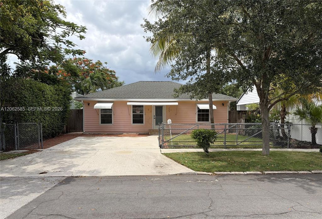 723 Valley Forge Road, West Palm Beach, FL 33405
