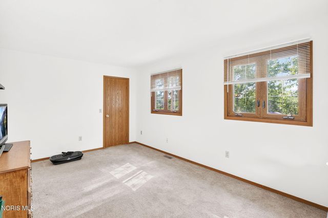 8260 Arquette Road, Oregon, OH 43616