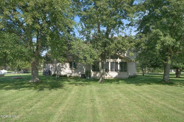 8260 Arquette Road, Oregon, OH 43616