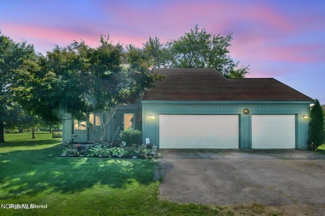 8260 Arquette Road, Oregon, OH 43616