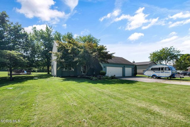 8260 Arquette Road, Oregon, OH 43616