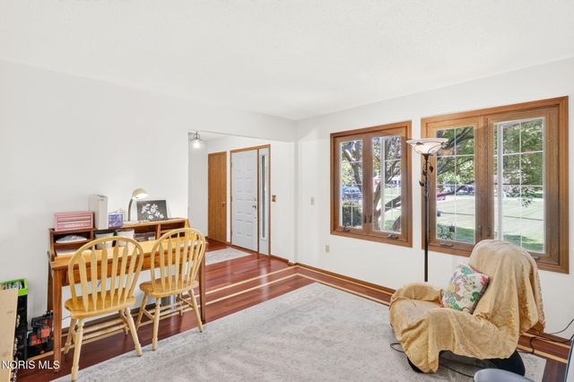 8260 Arquette Road, Oregon, OH 43616