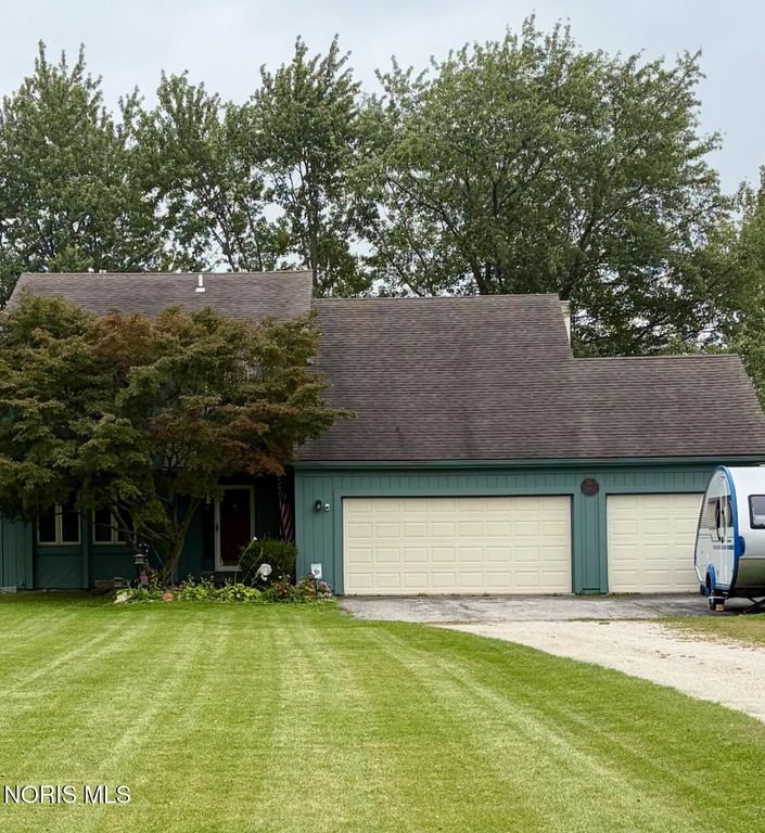 8260 Arquette Road, Oregon, OH 43616