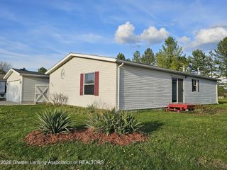 229 Cadgewith East, Lansing, MI 48906