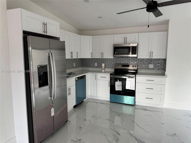 20819 NW 41st Ave Rd, Miami Gardens, FL 33055