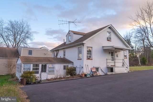 5240 KING AVE, Rosedale, MD 21237