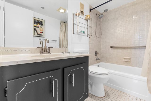 1000 Saint Charles Place 319, Pembroke Pines, FL 33026