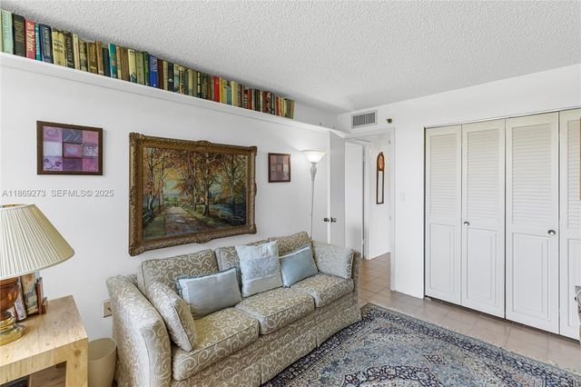 1000 Saint Charles Place 319, Pembroke Pines, FL 33026