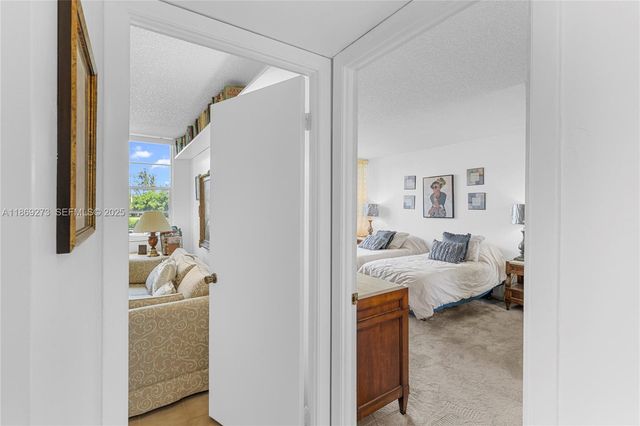 1000 Saint Charles Place 319, Pembroke Pines, FL 33026