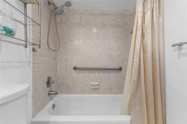 1000 Saint Charles Place 319, Pembroke Pines, FL 33026