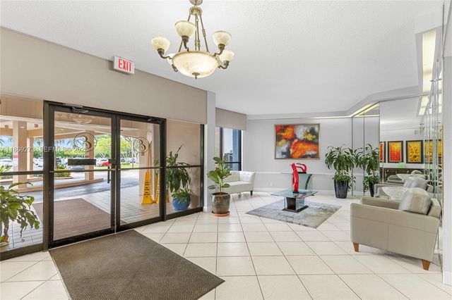 1000 Saint Charles Place 319, Pembroke Pines, FL 33026