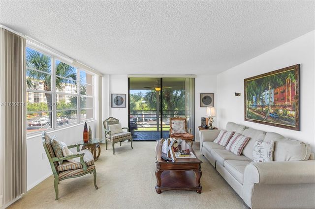 1000 Saint Charles Place 319, Pembroke Pines, FL 33026