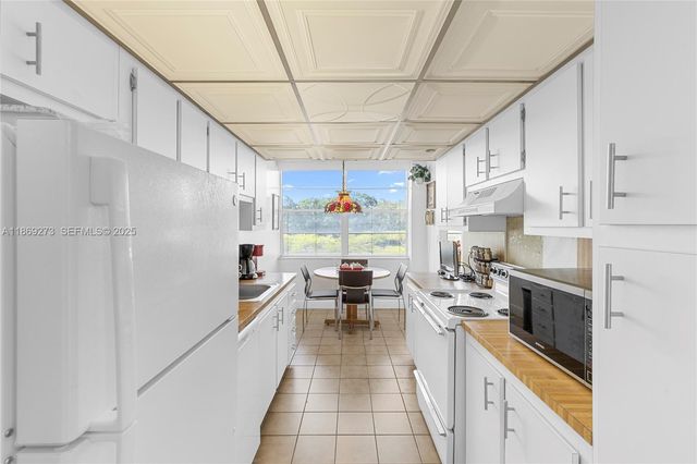 1000 Saint Charles Place 319, Pembroke Pines, FL 33026