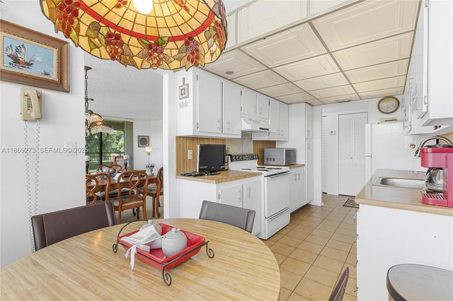 1000 Saint Charles Place 319, Pembroke Pines, FL 33026