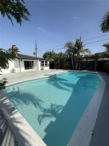 7017 Mary Ellen Ave, North Hollywood, CA 91605