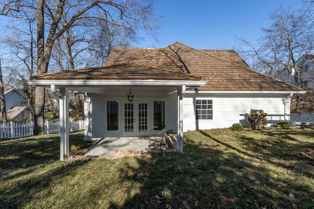 4401 Iroquois Ave, Nashville, TN 37205