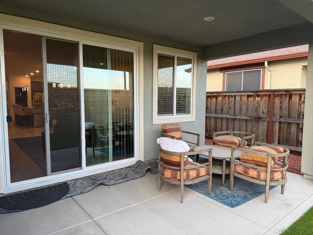 461 S Walcott St, Manteca, CA 95336