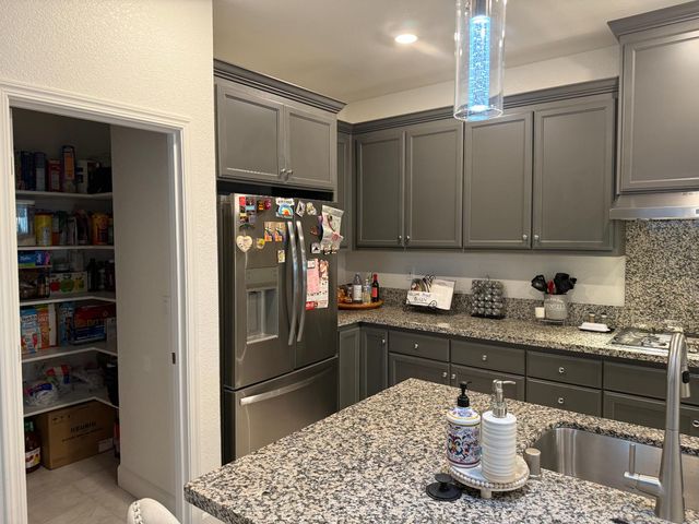 461 S Walcott St, Manteca, CA 95336