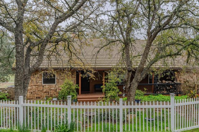 149 S Park Dr, Burson, CA 95252