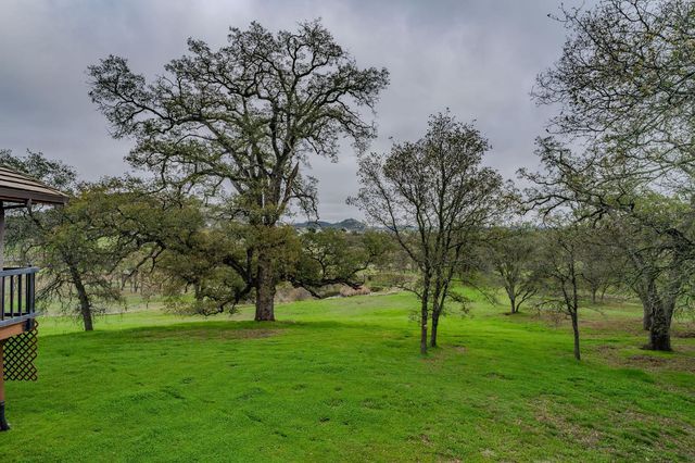 149 S Park Dr, Burson, CA 95252