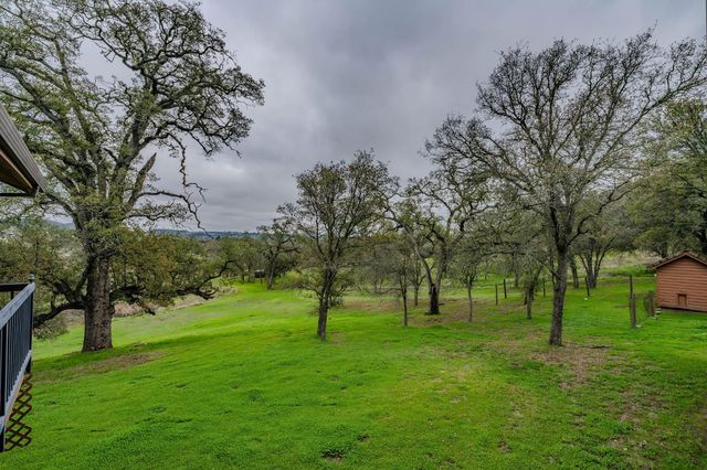 149 S Park Dr, Burson, CA 95252